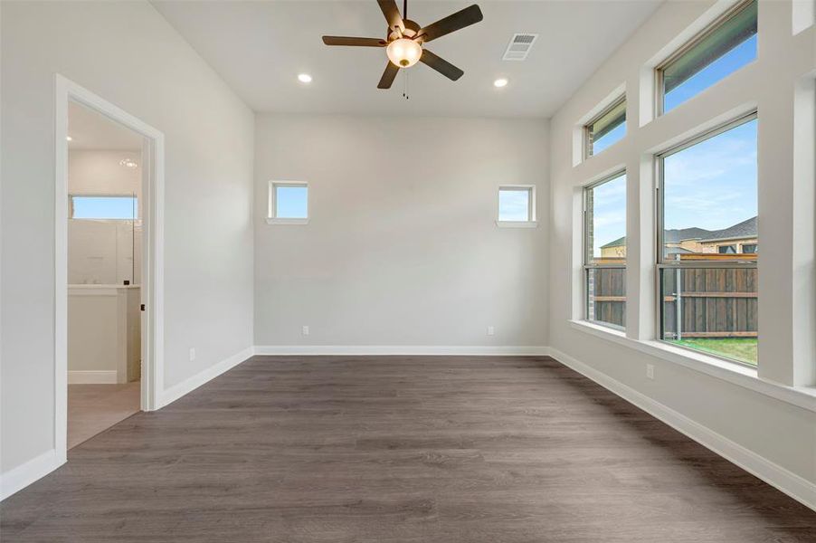 Spacious, unfurnished interior of a new home in The Ridge at Northlake, Northlake (Image 21).
