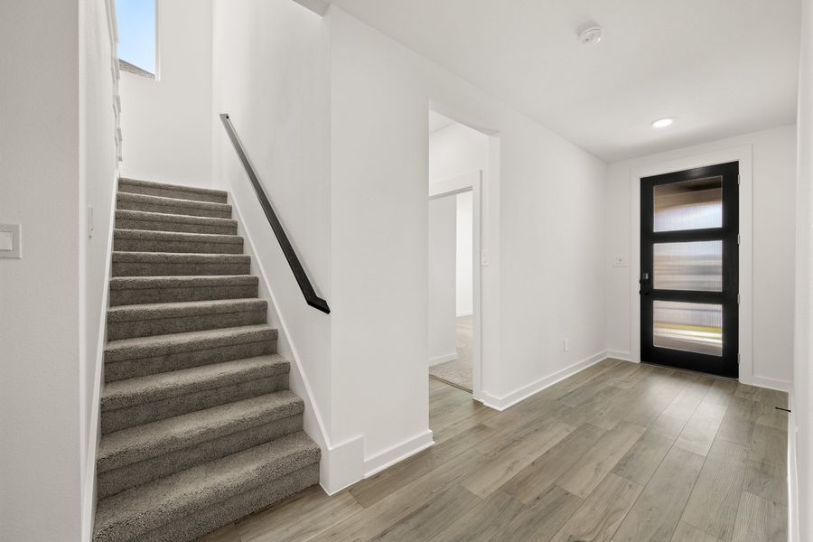 Spacious, unfurnished interior of a new home in Country Hollow Sales Phase 1, Willow Park (Image 14).