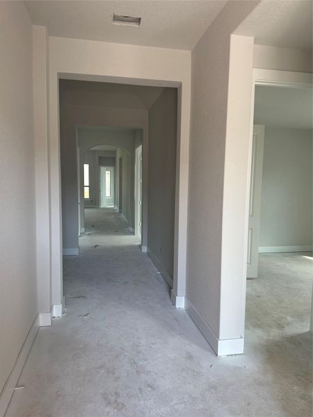 Spacious, unfurnished interior of a new home in Highland Village, Georgetown (Image 16). Spacious, unfurnished interior of a new home in Highland Village, Georgetown (Image 16).