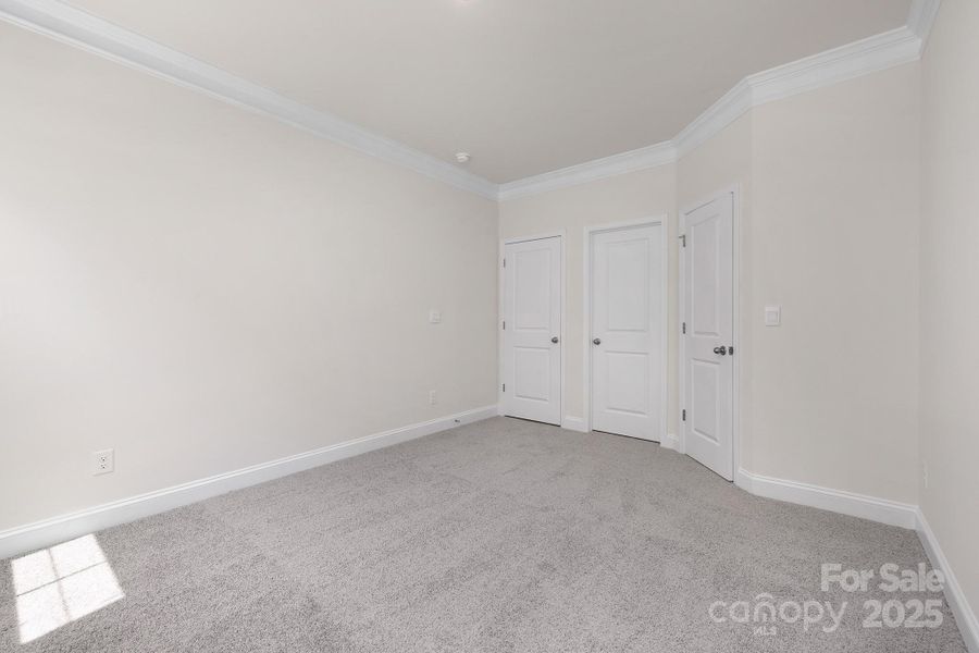 Spacious, unfurnished interior of a new home in Sylvan Creek, Denver (Image 38).