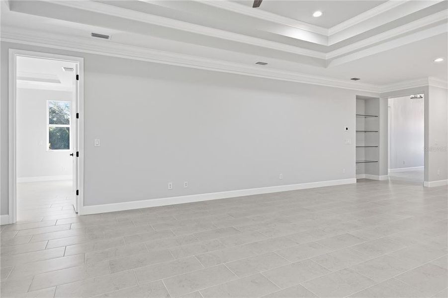 Spacious, unfurnished interior of a new home in , Englewood (Image 16).
