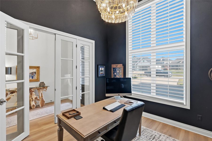 Furnished interior view inside a new home in , Bryan (Image 25).