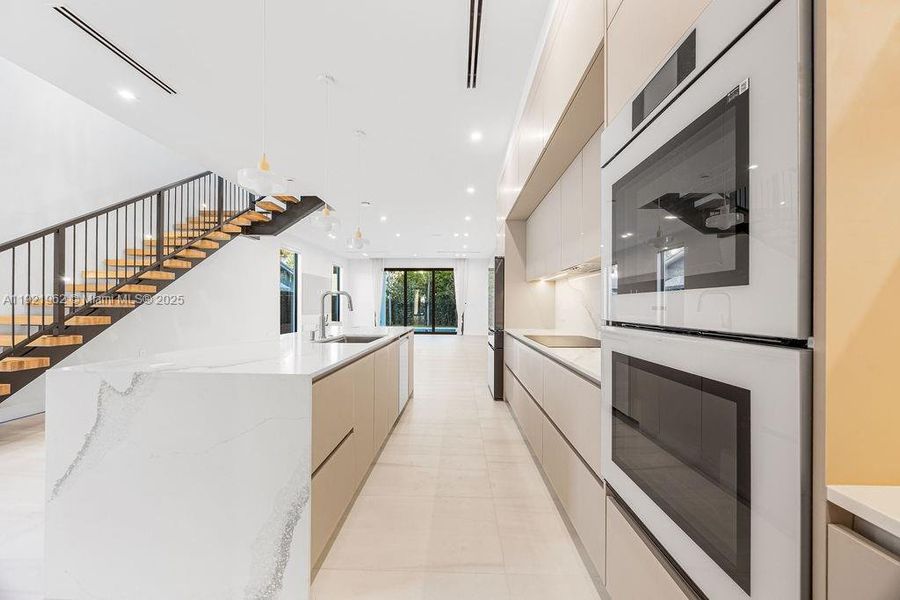 Furnished interior view inside a new home in , Fort Lauderdale (Image 52).
