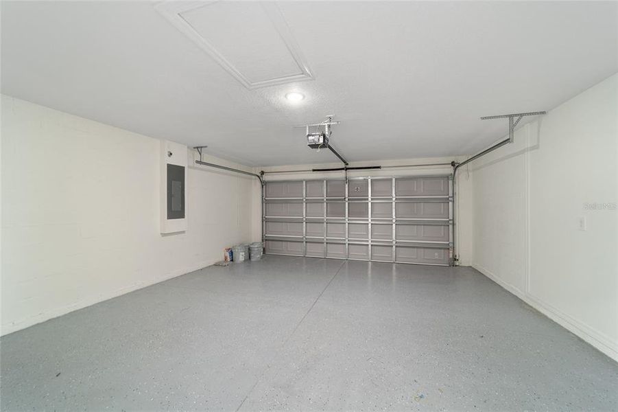 Spacious, unfurnished interior of a new home in , Ocklawaha (Image 20).