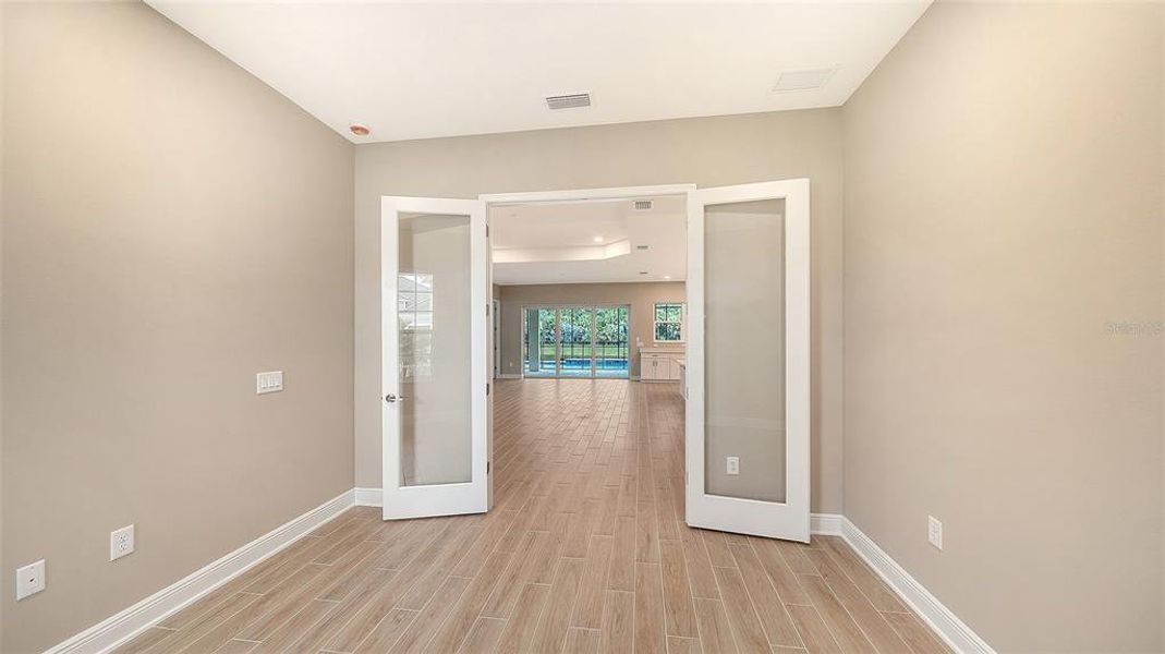 Spacious, unfurnished interior of a new home in Grand Park, Sarasota (Image 42). Spacious, unfurnished interior of a new home in Grand Park, Sarasota (Image 42).