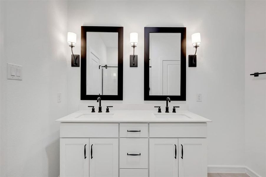 Furnished interior view inside a new home in Rolling Ridge, Van Alstyne (Image 11).