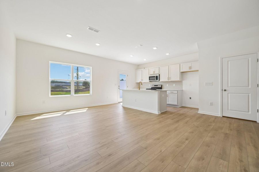 9-web-or-mls-Mirth Ct-S1905-009