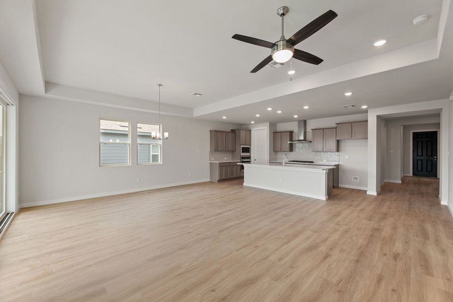 Representative unfurnished interior of a home built from the Abilene by Hakes Brothers in Hunters Ranch, San Antonio (Image 8).