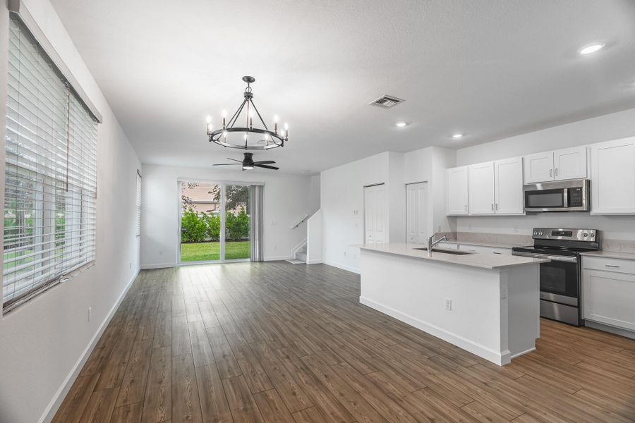 Spacious, unfurnished interior of a new home in , Port St. Lucie (Image 17).