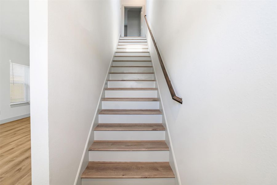 Image 5 of a home in Avenue Park.