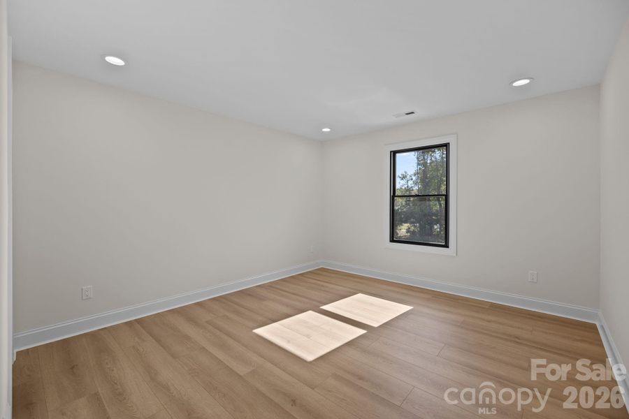 Spacious, unfurnished interior of a new home in , Wesley Chapel (Image 22).