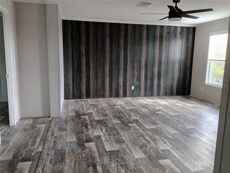 Spacious, unfurnished interior of a new home in , Springtown (Image 5).