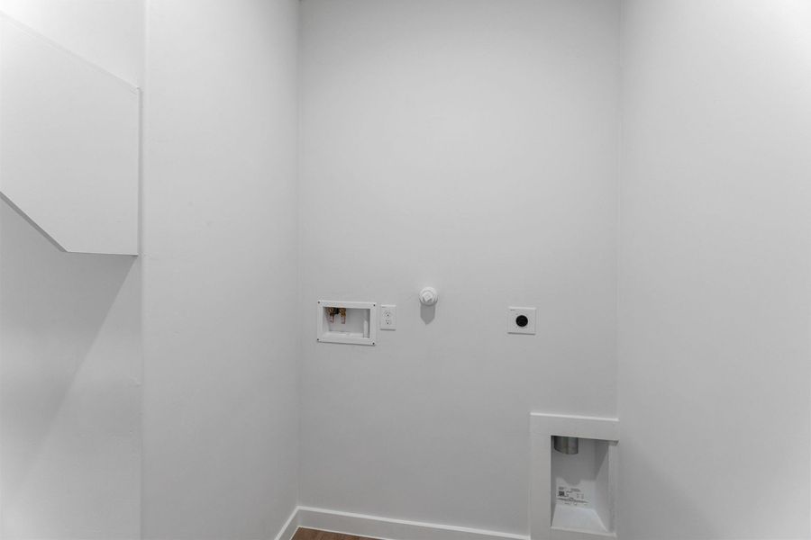 Spacious, unfurnished interior of a new home in Highland Ridge, New Braunfels (Image 34).