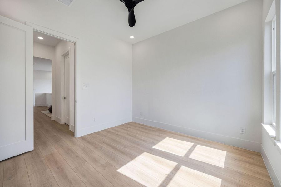 Spacious, unfurnished interior of a new home in , Houston (Image 20).