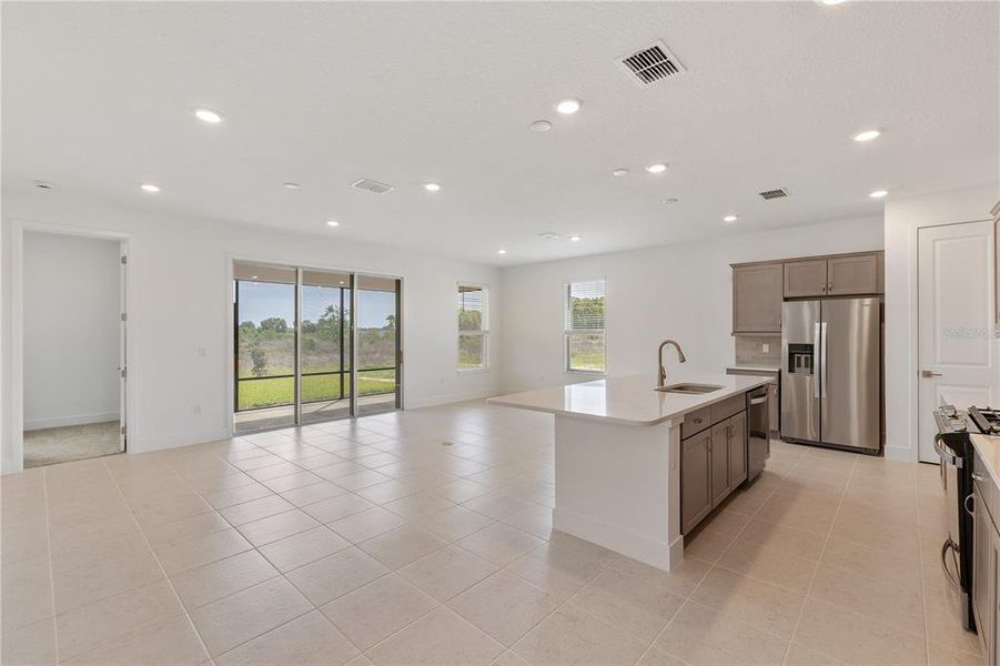 Spacious, unfurnished interior of a new home in Ocala Preserve, Ocala (Image 37).