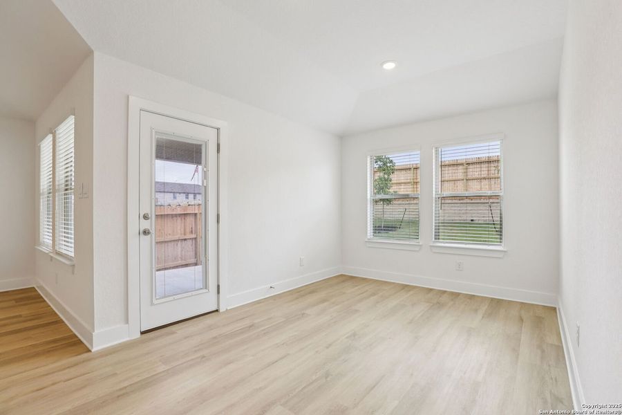 Spacious, unfurnished interior of a new home in Comanche Ridge, San Antonio (Image 30). Spacious, unfurnished interior of a new home in Comanche Ridge, San Antonio (Image 30).