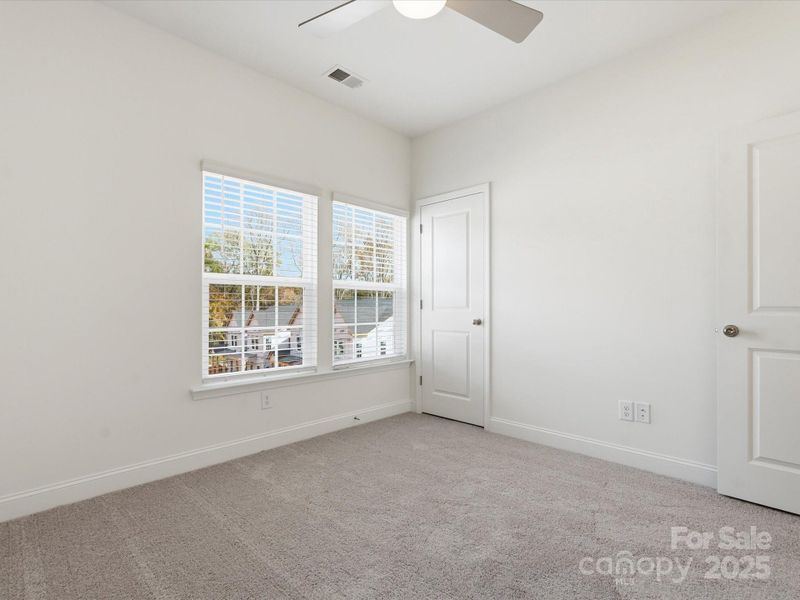 Spacious, unfurnished interior of a new home in Sycamore Trail, Matthews (Image 25).