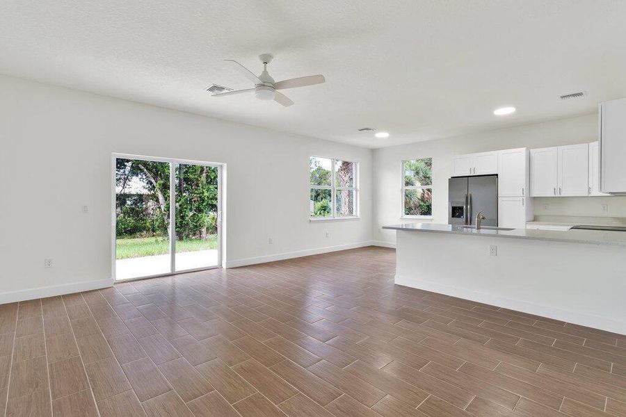 Spacious, unfurnished interior of a new home in , Vero Beach (Image 28). Spacious, unfurnished interior of a new home in , Vero Beach (Image 28).