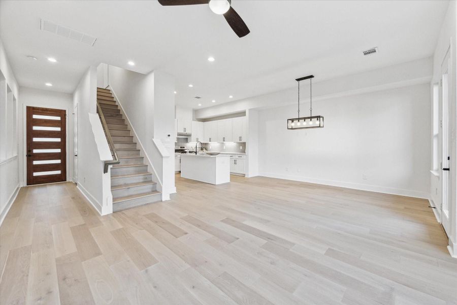 Spacious, unfurnished interior of a new home in , Houston (Image 18).
