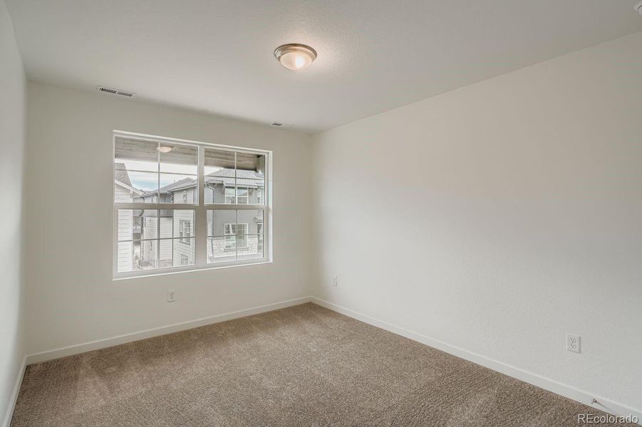 Spacious, unfurnished interior of a new home in Parterre, Thornton (Image 13).