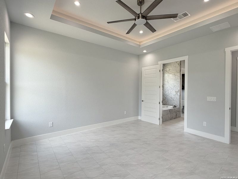 Spacious, unfurnished interior of a new home in , Lytle (Image 34).