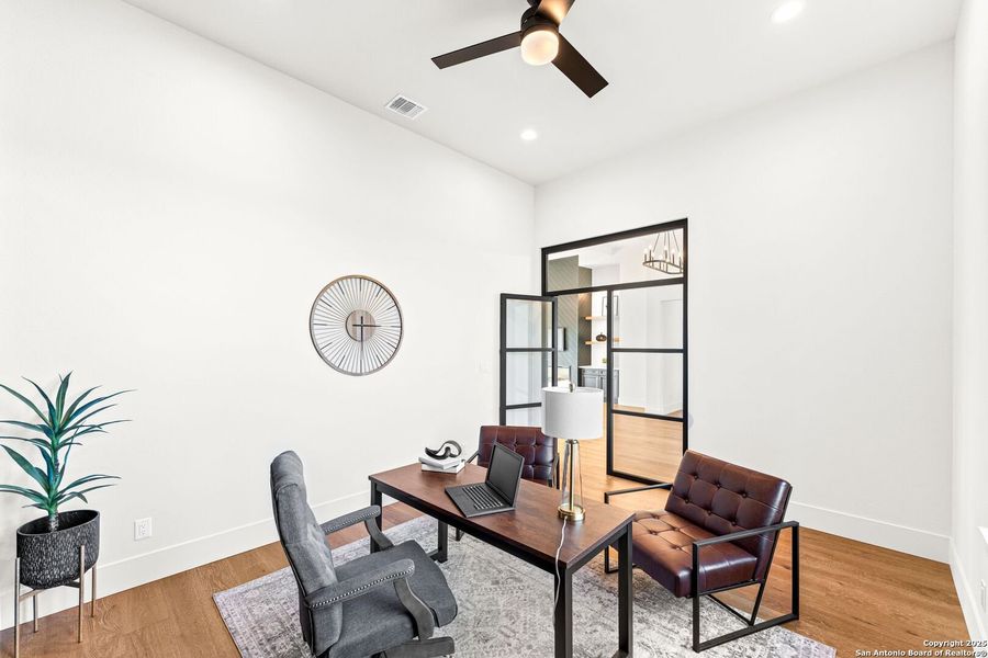 Furnished interior view inside a new home in , Bandera (Image 18).