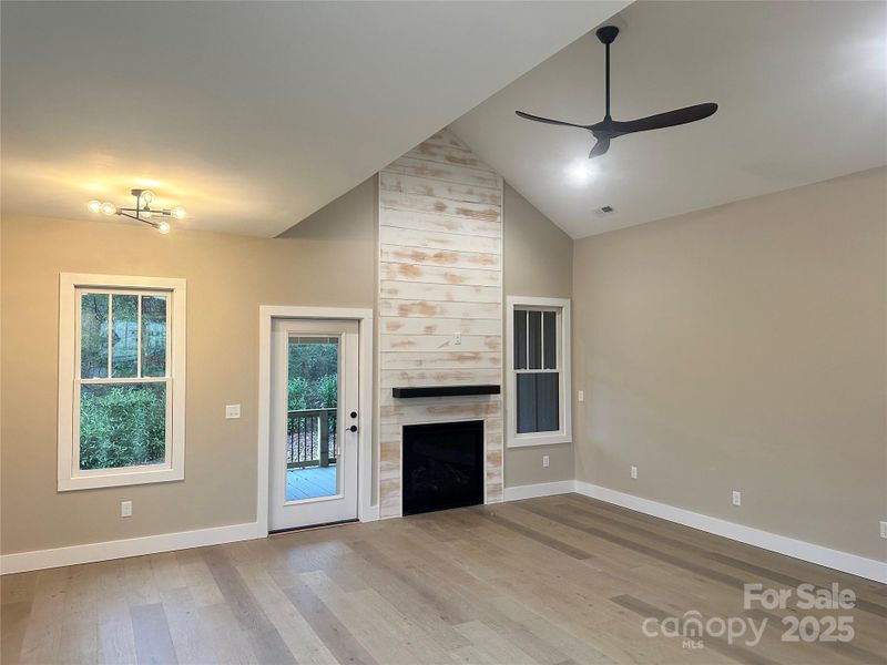 Spacious, unfurnished interior of a new home in , Hendersonville (Image 12).