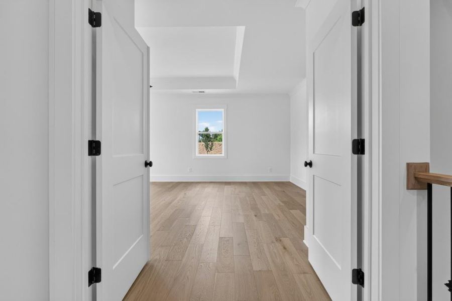 Spacious, unfurnished interior of a new home in Livingstone Park, Kennesaw (Image 18).