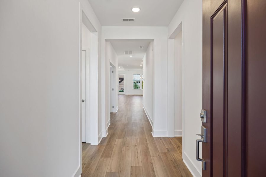 Spacious, unfurnished interior of a new home in Del Webb Barton Village, Lebanon (Image 17).