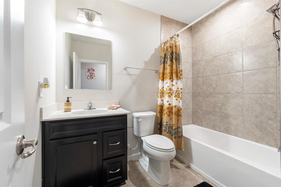 2nd Bathroom 2nd Bathroom