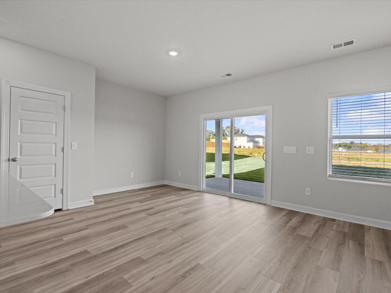 Spacious, unfurnished interior of a new home in Brayfield Manor - Heritage Collection, Wellford (Image 10).