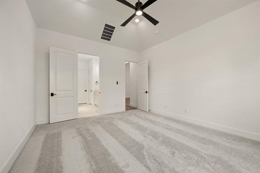 Spacious, unfurnished interior of a new home in , Aledo (Image 28). Spacious, unfurnished interior of a new home in , Aledo (Image 28).