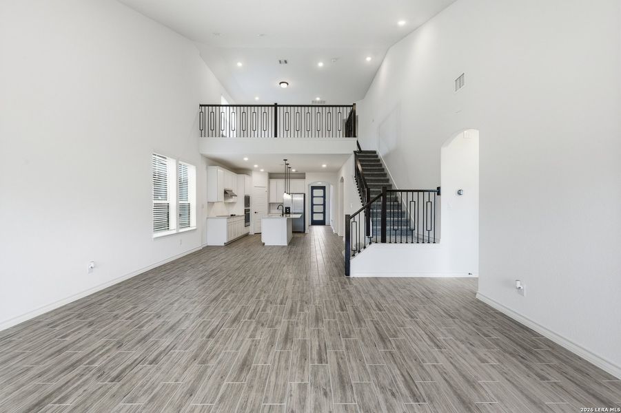 Spacious, unfurnished interior of a new home in Horizon Ridge, San Antonio (Image 17).