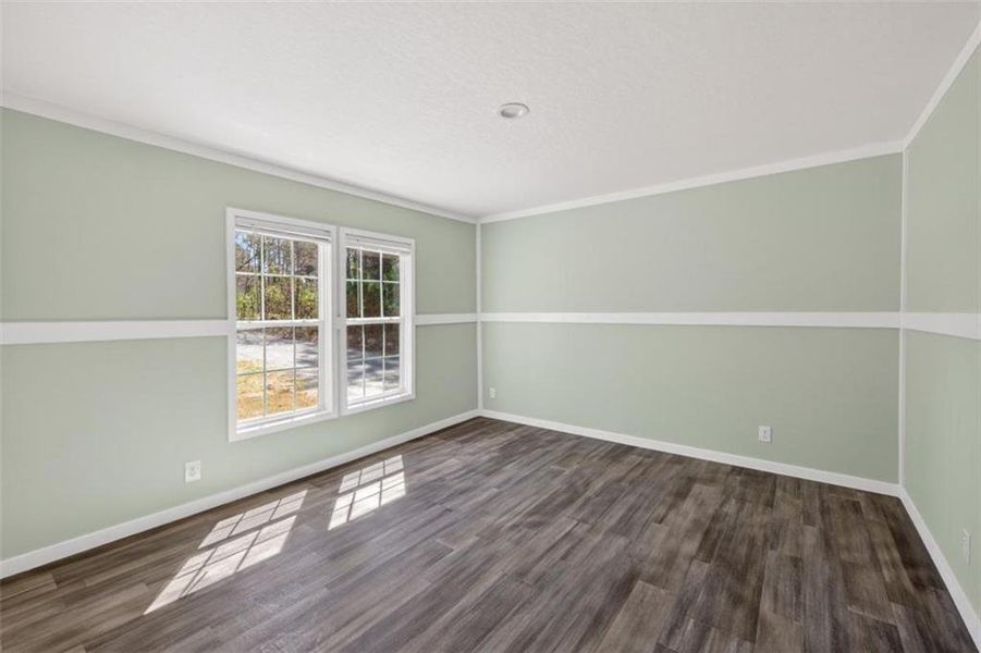 Spacious, unfurnished interior of a new home in , Oxford (Image 32).