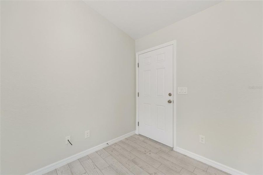 Spacious, unfurnished interior of a new home in , Ocala (Image 25).