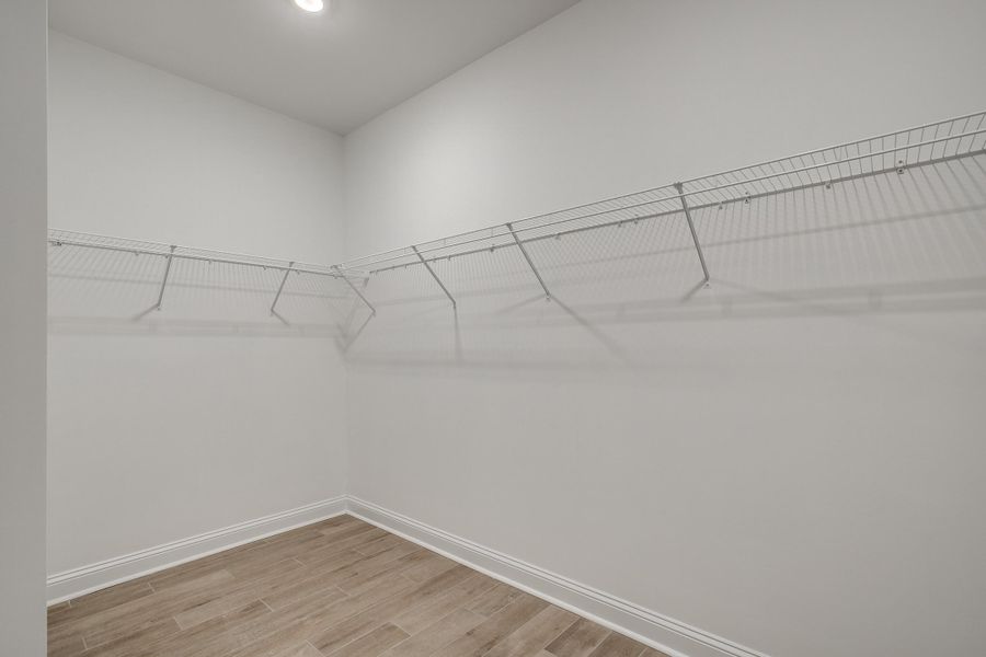 Spacious, unfurnished interior of a new home in The Oaks, Goose Creek (Image 18).