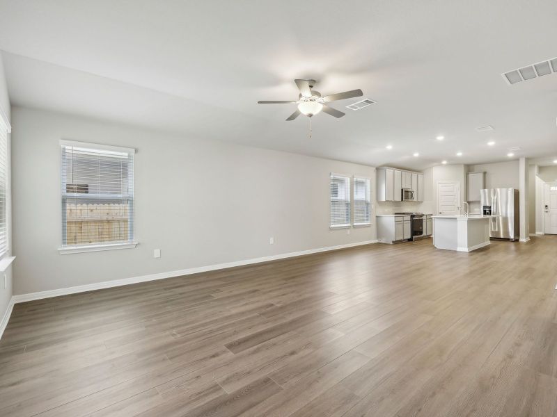 Spacious, unfurnished interior of a new home in Turner's Crossing - Reserve Collection, Buda (Image 9).