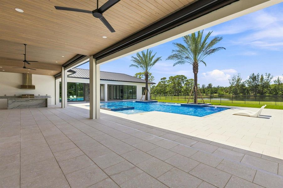 Huge Pool Deck