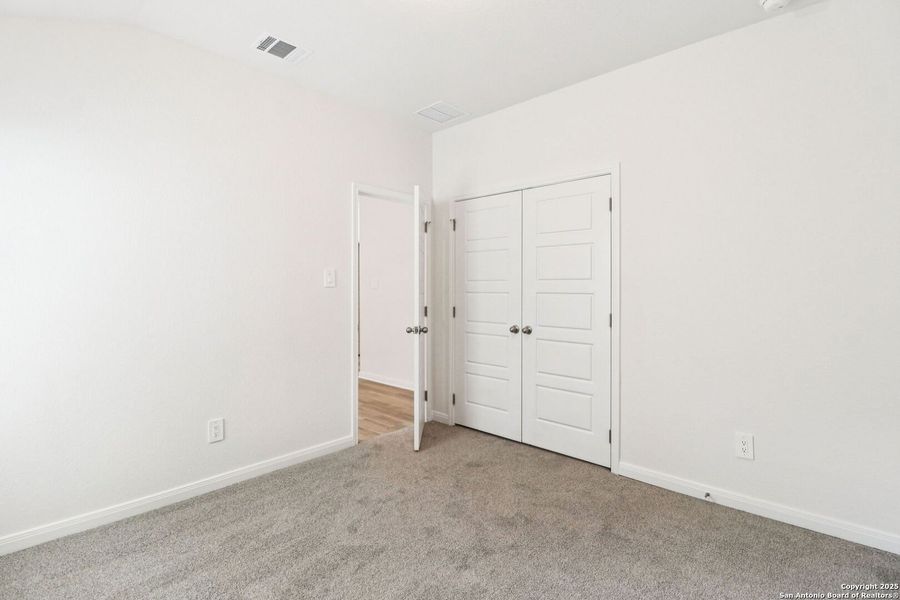 Spacious, unfurnished interior of a new home in Catalina, Converse (Image 34).