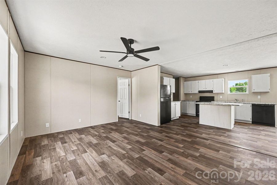 Spacious, unfurnished interior of a new home in , Davidson (Image 11).