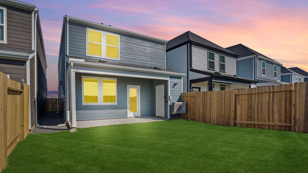 Exterior details and patio area of a home in Villarosa at Tamarron, Katy (Image 3).