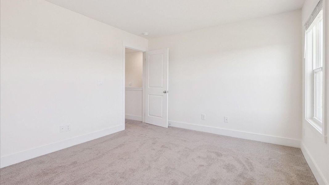 Spacious, unfurnished interior of a new home in Price's Point, Knoxville (Image 12).