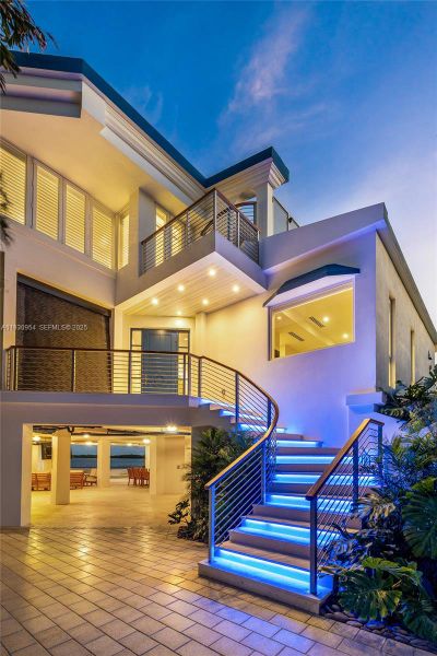 Exterior details and patio area of a home in , Key Largo (Image 39).