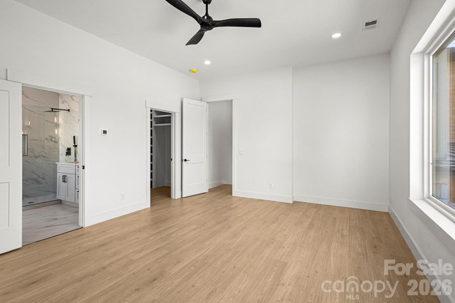 Spacious, unfurnished interior of a new home in , Flat Rock (Image 23).