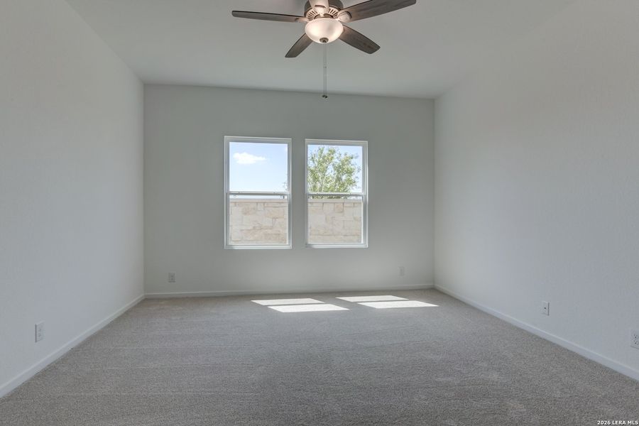 Spacious, unfurnished interior of a new home in Hennersby Hollow, San Antonio (Image 30).