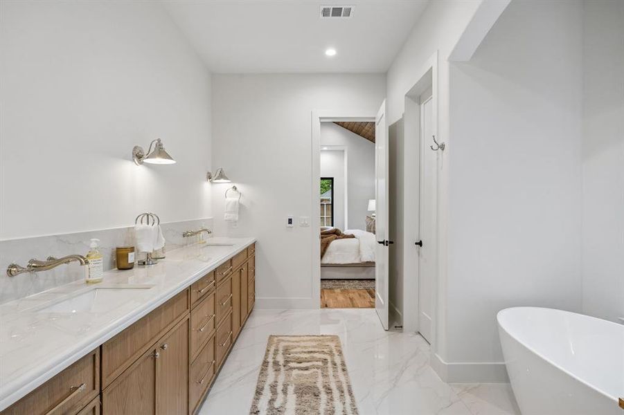 Furnished interior view inside a new home in , Dallas (Image 18).
