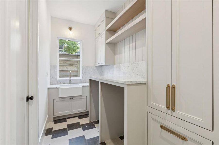 Furnished interior view inside a new home in , Dallas (Image 14).