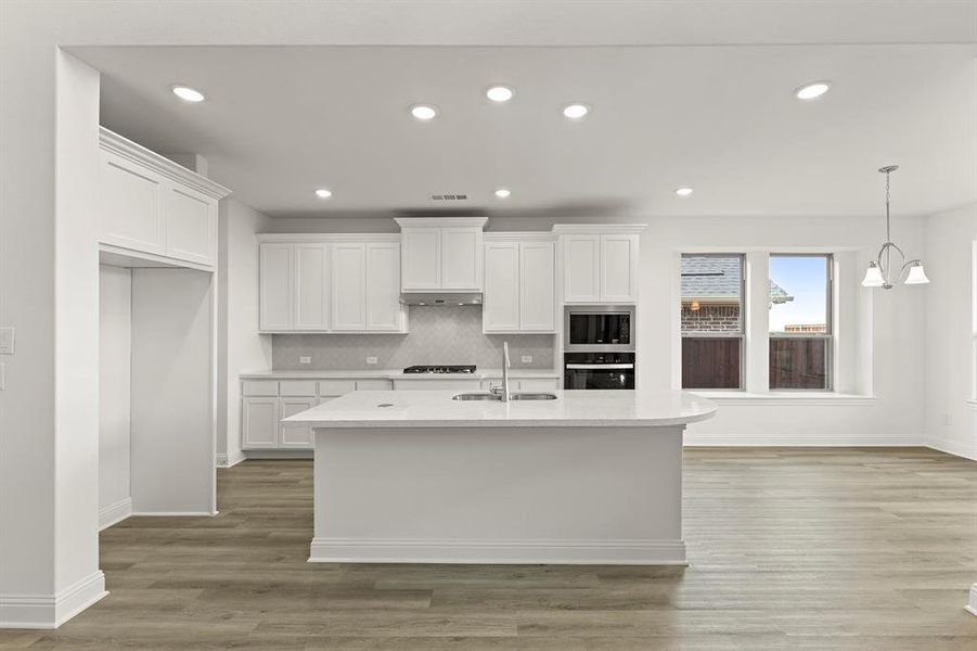 09. 612 Carlow - Kitchen