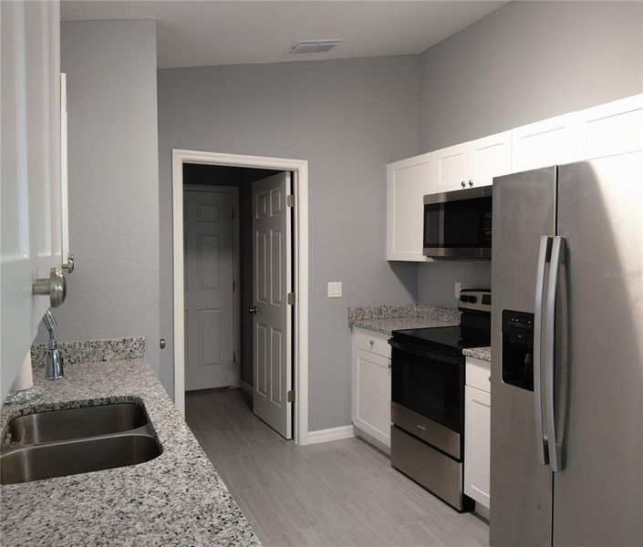 Furnished interior view inside a new home in , Ocala (Image 5).