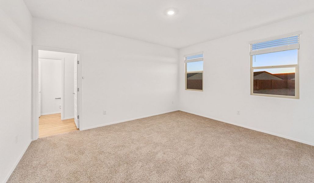 Spacious, unfurnished interior of a new home in Entrada Del Toro at Rancho Sahuarita, Sahuarita (Image 23).